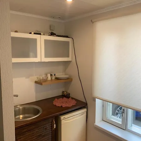 Piiri 12, White - 2 Big Beds - Very Cute Apartment- Free Parking-free Wifi *