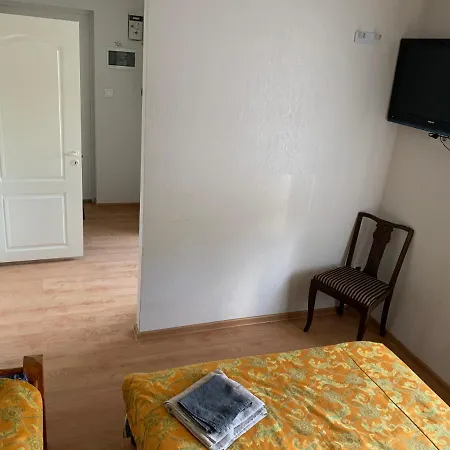 Piiri 12, White - 2 Big Beds - Very Cute Apartment- Free Parking-free Wifi